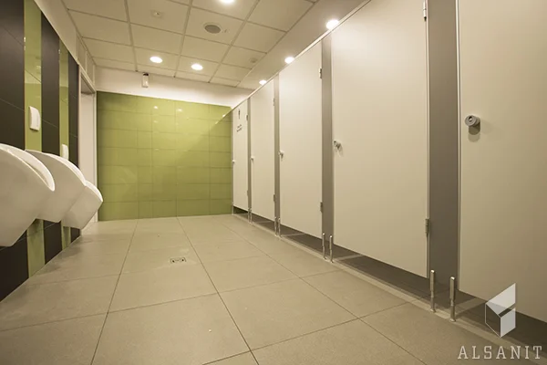 Szatnia dla niepełnosprawnych – wymogi prawne, cena